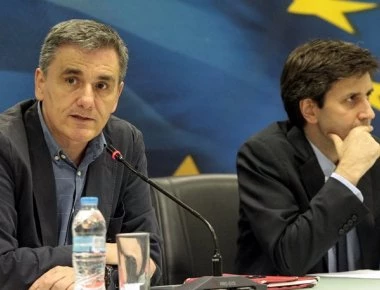 «Τριβές» ανάμεσα σε Ευ. Τσακαλώτο και Γ. Χουλιαράκη για το μέλλον της ελληνικής οικονομίας